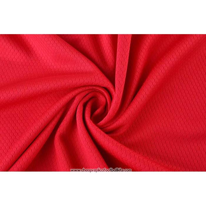 Tracksuit
 Bayern Munich 2022-2023 Short Sleeve
 Red
 - Shorts
